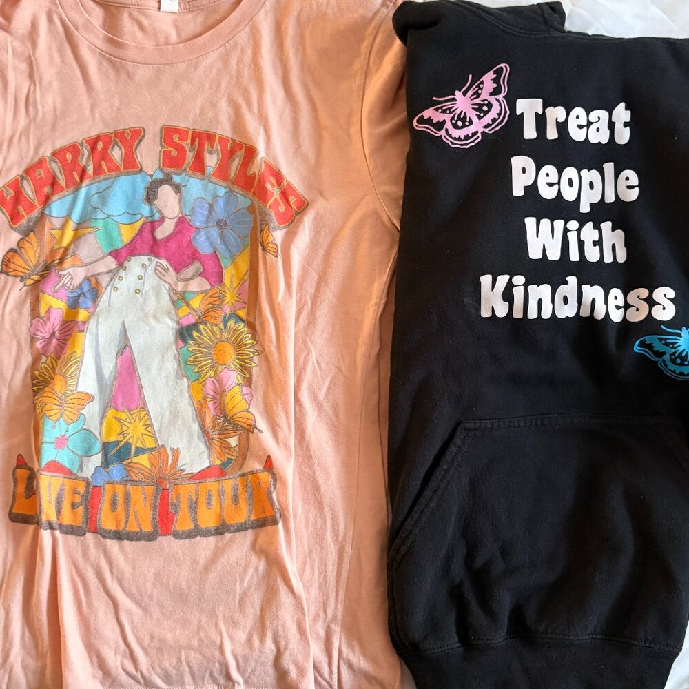 Harry Styles Clothing Bundle Lot 3pc Sweatshirt, Hoodie, T-Shirt Concert Vibe M